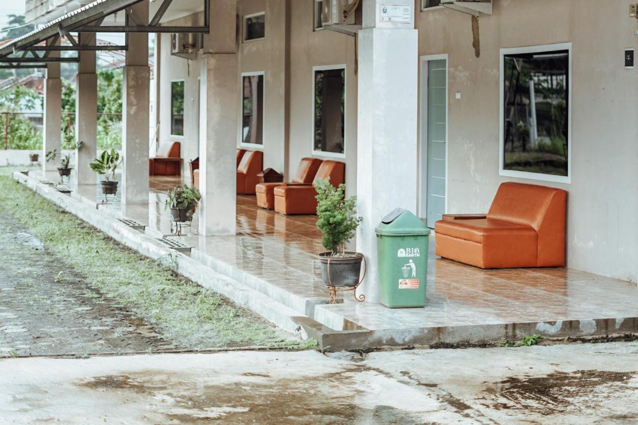 Pondok Kelapa Homestay Lampung Mitra Reddoorz Bandar Lampung Exterior foto